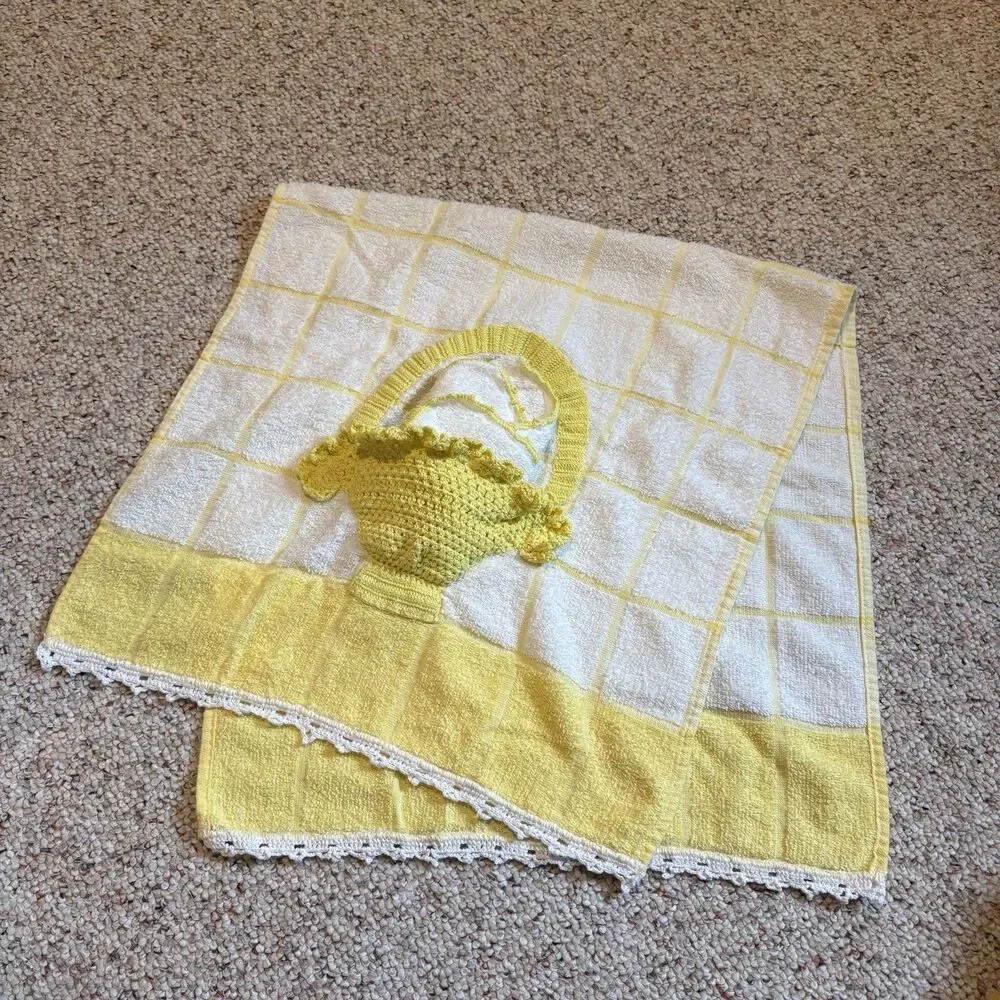 Vintage Cannon Textured Hand & Face Towel Vase Bouquet Flowers RARE Yellow USA